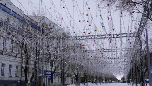 Из новогоднего в декоративное: "звездное небо" на ул. Советской Оренбурга будет радовать горожан круглый год