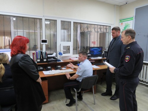 В Оренбургской области представители Общественного совета проверили работу дежурной части