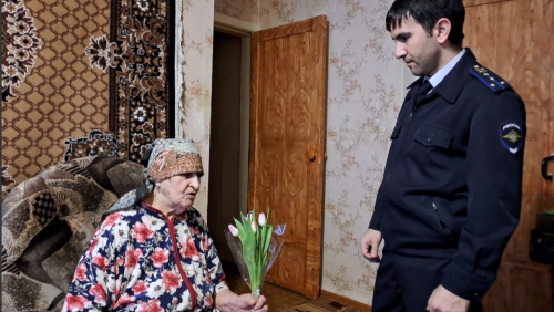 В Домбаровке полицейские вернули пенсионерке похищенные 625 000 рублей