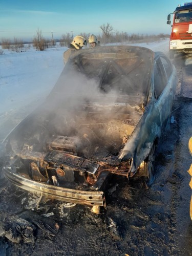 На трассе Оренбург-Илек сгорел автомобиль