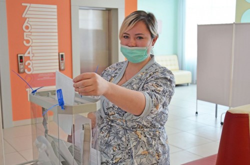 Пациентки Областного перинатального центра смогли проголосовать, не покидая роддом