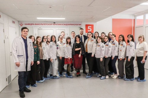 Татьяна Савинова и Игнат Петухов встретились с представителями студенческих медицинских отрядов