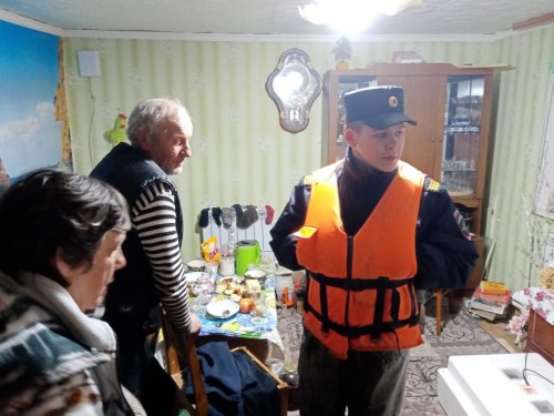 В Оренбурге проходит массовая эвакуация жителей из зоны подтопляемых районов