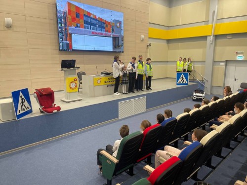 Сотрудники Госавтоинспекции Оренбурга провели профилактическое мероприятие в областной  детской клинической больнице