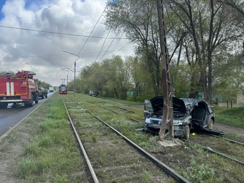 Сотрудники Госавтоинспекции Новотроицка проводят проверку по факту ДТП со смертельным исходом Сотрудники Госавтоинспекции Новотроицка проводят проверку по факту ДТП со смертельным исходом