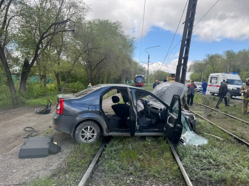 Сотрудники Госавтоинспекции Новотроицка проводят проверку по факту ДТП со смертельным исходом Сотрудники Госавтоинспекции Новотроицка проводят проверку по факту ДТП со смертельным исходом