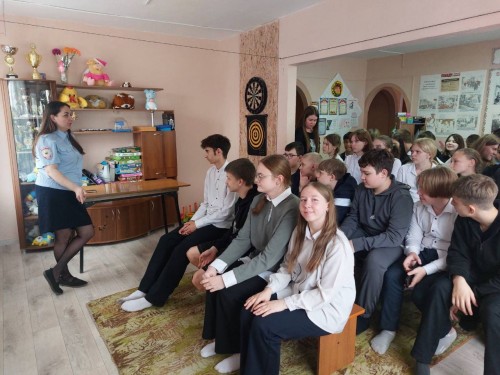 В Новотроицке полицейские провели беседы со школьниками в рамках оперативно-профилактического мероприятия «Защита»