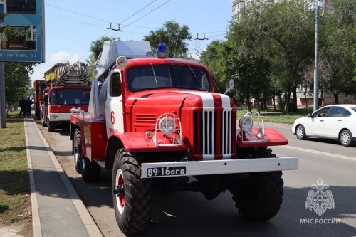 В Оренбурге отреставрировали уникальный пожарный автомобиль