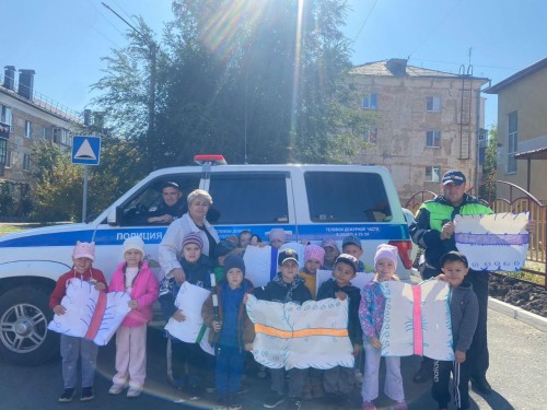 В Гае дети напомнили водителям, чтобы уступали дорогу на переходе