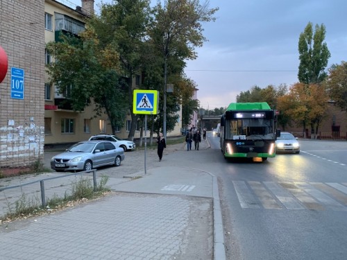 В Оренбурге пассажир упал в автобусе 