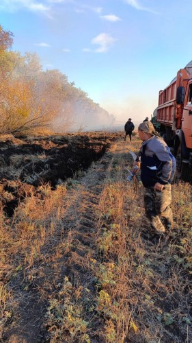 Вблизи оренбургского села Городище тушили природный пожар