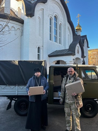 Прихожане храма Святого Архистратига Божия Михаила передали в Луганск автомобиль 