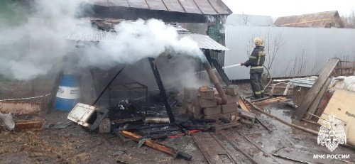 В Оренбурге пожарные ликвидировали возгорание в частном доме