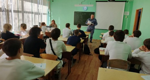 Росгвардейцы провели с учащимися беседу о поступлении в ВУЗы Росгвардии Росгвардейцы провели с учащимися беседу о поступлении в ВУЗы Росгвардии