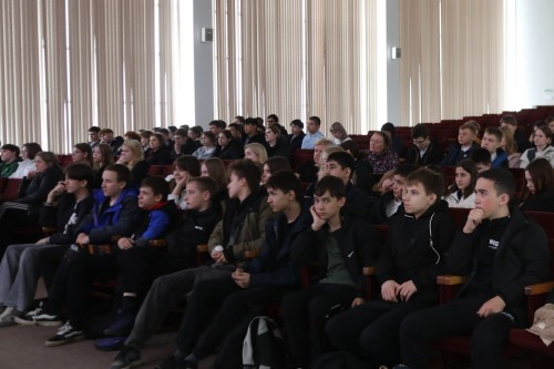 Новотроицкие старшеклассники посетили Уральскую Сталь