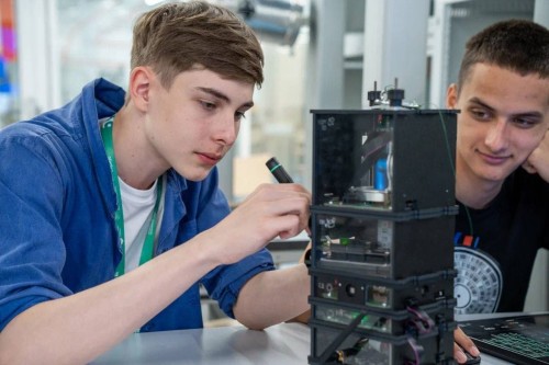 Треть выпускников оренбургских школ уже в 11-м классе выбирают будущую профессию