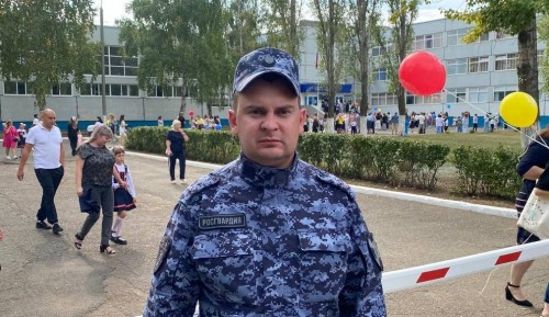 В Оренбургской области росгвардейцы обеспечили правопорядок в День знаний В Оренбургской области росгвардейцы обеспечили правопорядок в День знаний