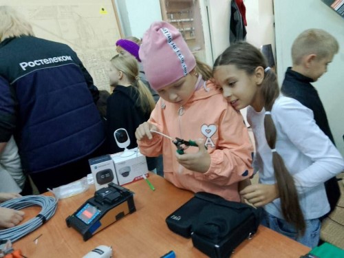 «Ростелеком» открыл двери для оренбургских школьников в День интернета