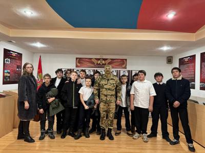 БОЙЦЫ ОМОН "КОБРА" РОСГВАРДИИ ПРОВЕЛИ ДЕНЬ ОТКРЫТЫХ ДВЕРЕЙ ДЛЯ ОРЕНБУРГСКИХ ШКОЛЬНИКОВ