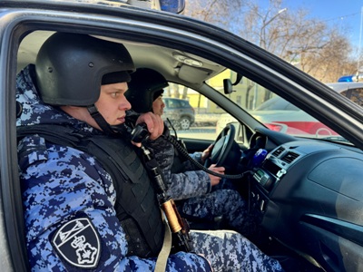 В Оренбурге росгвардейцы задержали гражданина, не оплатившего товар