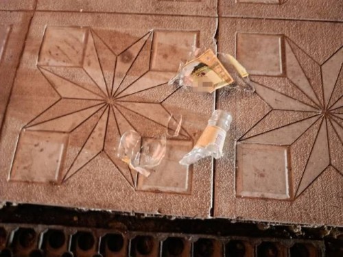 Житель Сараташа нанес собутыльнику удары разбитой стеклянной бутылкой