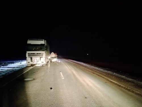 Сотрудниками ГИБДД Сорочинска устанавливают обстоятельства ДТП с участием трех автомобилей Сотрудниками ГИБДД Сорочинска устанавливают обстоятельства ДТП с участием трех автомобилей