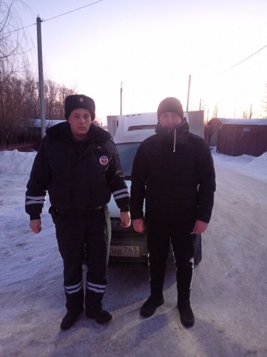 В Тоцком районе автоинспекторы помогли водителю, у которого сломалась машина