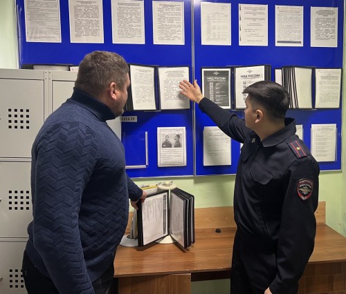 В Александровском районе член общественного совета при УМВД России ознакомился с работой полиции