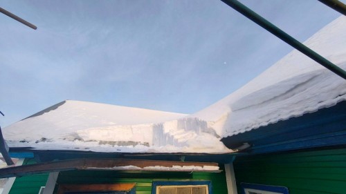 В Кувандыке мужчина сломал позвонки, расчищая снег В Кувандыке мужчина сломал позвонки, расчищая снег