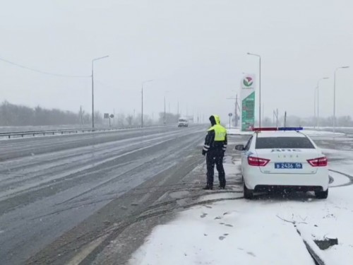 Движение по трассе Оренбург-Самара остается закрытым до 13.00