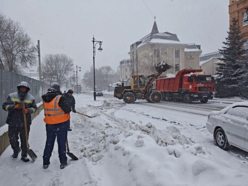 В Оренбурге коммунальные службы усилили свою работу