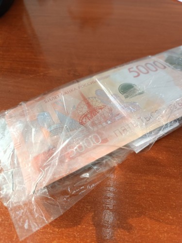 В Оренбуржье мигрант украл из кошелька водителя 14 000 рублей