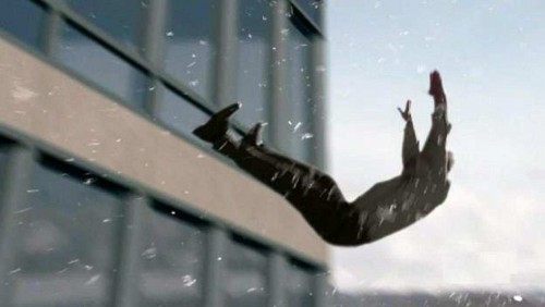 В Орске девушка сорвалась со 2 этажа, забираясь к вебе в квартиру В Орске девушка сорвалась со 2 этажа, забираясь к вебе в квартиру