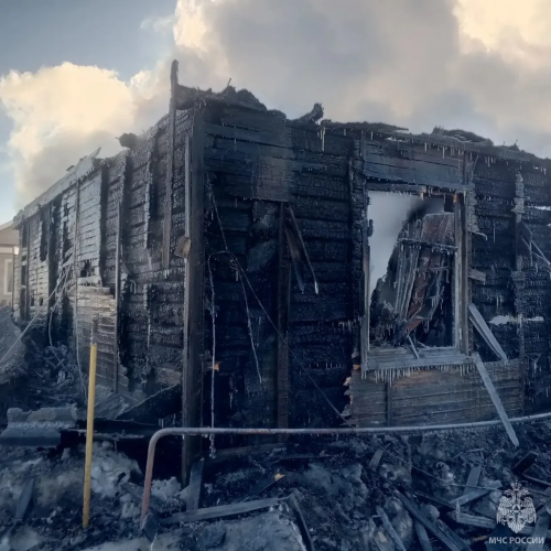 В Октябрьском районе на пожарах погиб мужчина, подросток поранил руки