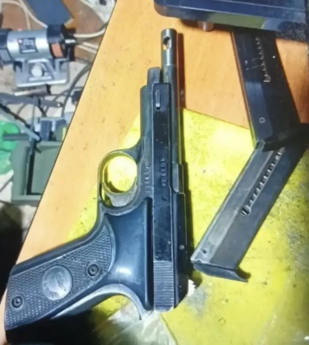 В Бузулуке задержан пенсионер, изготовивший самодельное оружие В Бузулуке задержан пенсионер, изготовивший самодельное оружие