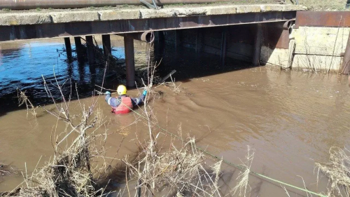В Октябрьском районе пока не нашли утонувшего мальчика В Октябрьском районе пока не нашли утонувшего мальчика