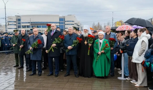 В День космонавтики в Оренбуржье почтили память первопроходцев космоса В День космонавтики в Оренбуржье почтили память первопроходцев космоса