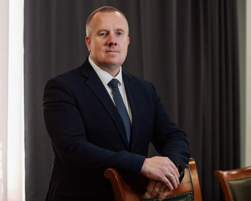 С днём города поздравил новотройчан управляющий директор АО «Уральская Сталь» Сергей Журавлёв