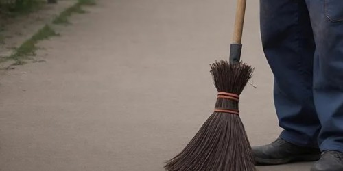 В Оренбурге планируют привлечь 70 дворников из Африки