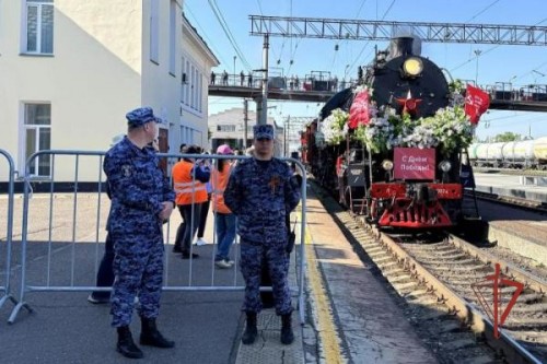 Росгвардейцы обеспечили безопасность прибытия «Поезда Победы» в Оренбург 