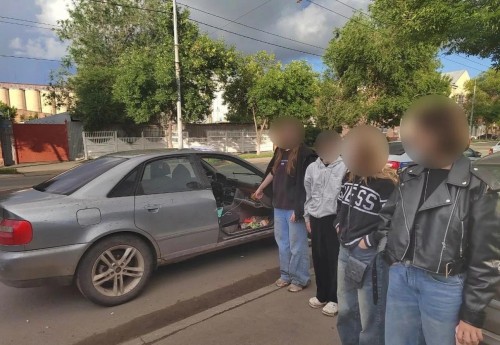 В Оренбурге полицейские изъяли наркотики у 18-летней пассажирки автомобиля В Оренбурге полицейские изъяли наркотики у 18-летней пассажирки автомобиля