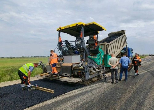 Дорожники приводят в порядок трассу Орск – граница Республики Башкортостан Дорожники приводят в порядок трассу Орск – граница Республики Башкортостан