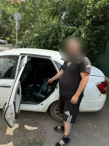 Таксист в Оренбурге задержан за кражу телефона у пассажирки