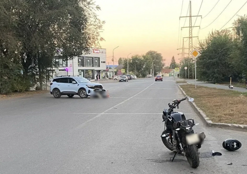 В Оренбурге произошло ДТП с 17‑летним мотоциклистом — юношу госпитализировали с травмами