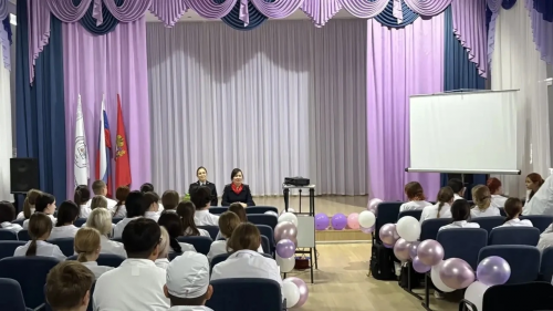 Полицейские Орска рассказали студентам о безопасности в интернете