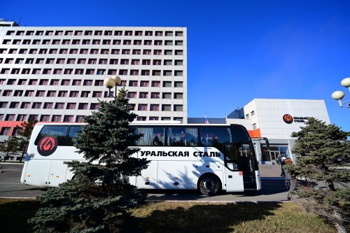 Сто новотроицких старшеклассников посетили Уральскую Сталь