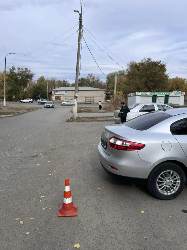 В Новотроицке автомобиль сбил пенсионерку при движении задним ходом