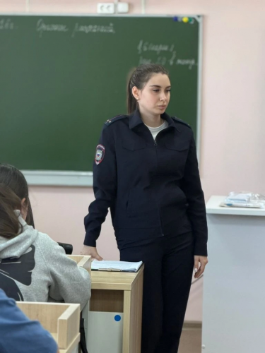 В Бугуруслане инспекторы ПДН разъяснили школьникам риски экстремизма и манипуляций