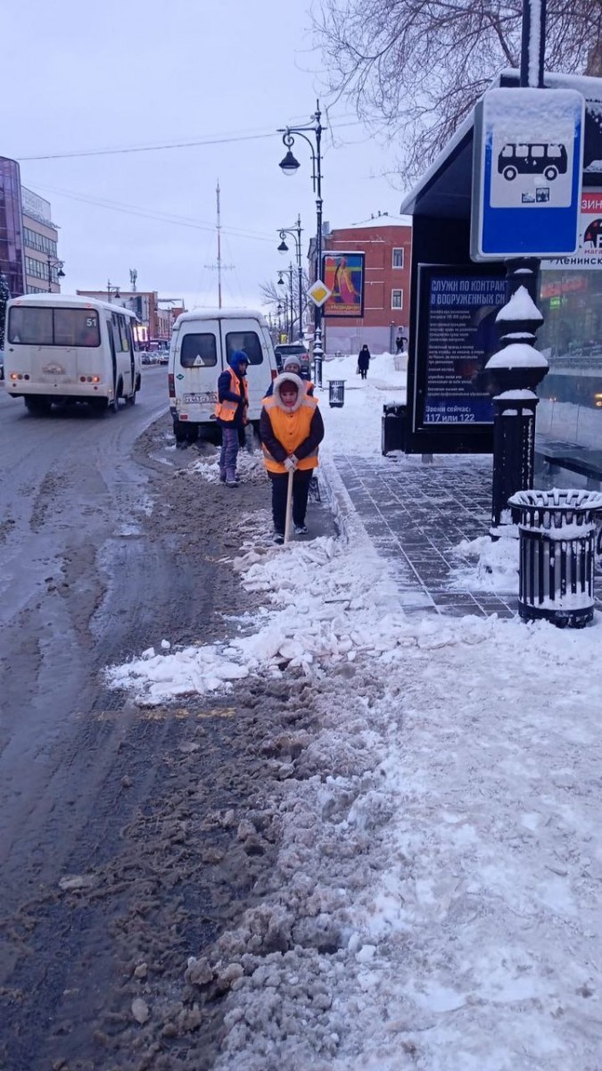 В Оренбурге продолжаются снегоуборочные работы., Лента новостей