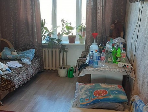 В Оренбурге у местной жительнице очередной раз изъяли контрафактный алкоголь
